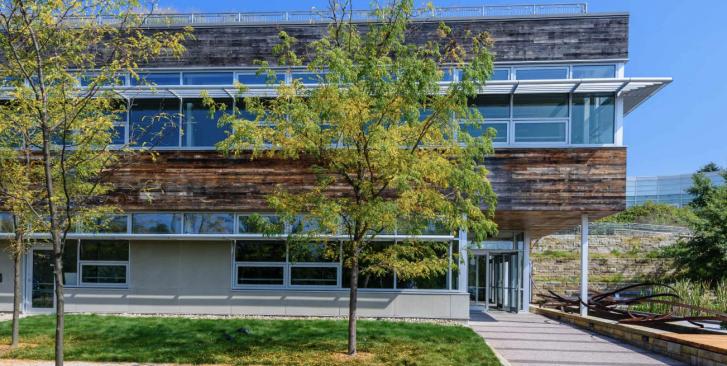 carbon footprint, healthy building materials, clean energy